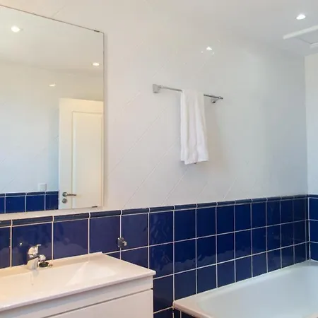 Miramar Stunning Sea View - 2 Bedrooms, Wifi, Pool *